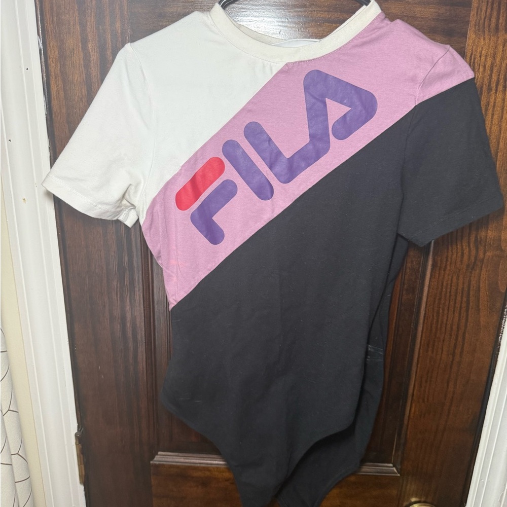 Fila women’s Diagonal Colorblock Logo Tee - White, Pink & Black